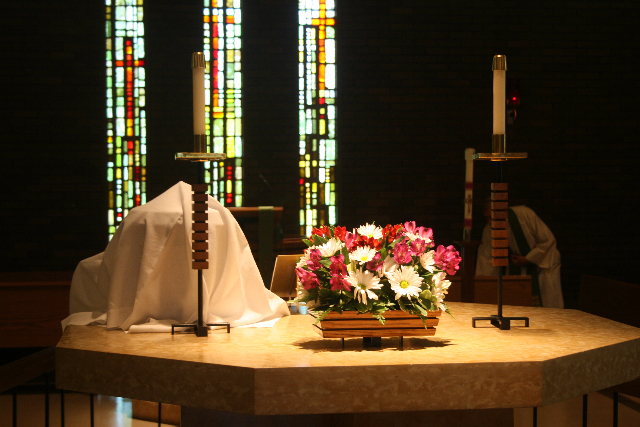 images/stories/HeaderImages/Frame1/Altar.JPG